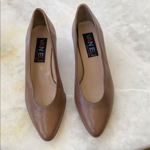 Van Eli Brown Pumps 6M